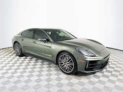 2025 Porsche Panamera 4