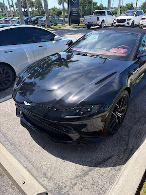 2022 Aston Martin Vantage